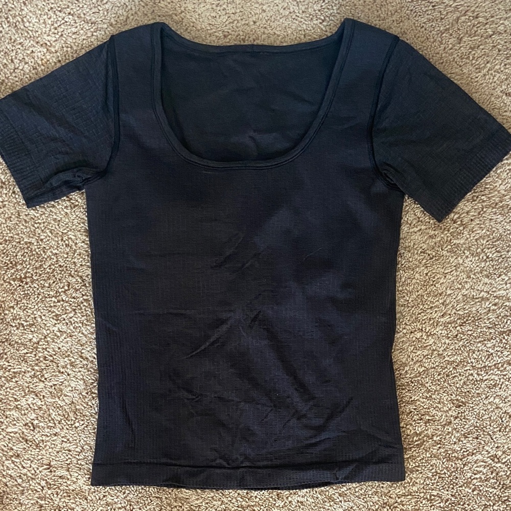 Lululemon scoop neck fitted ribbed shirt
